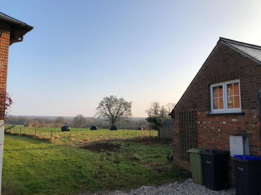 Ferienwohnung The Cowshed Salisbury Exterior foto